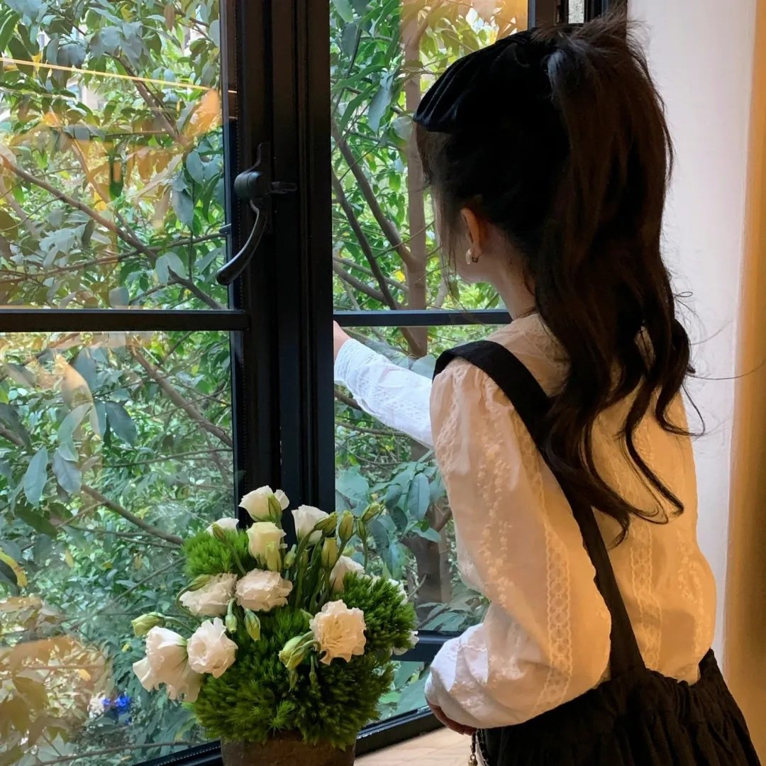 淘气小女巫